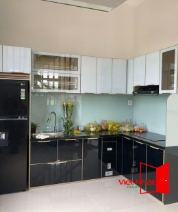 Mẫu tủ bếp cánh kính 5 