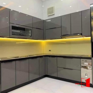 Mẫu tủ bếp cánh kính 1